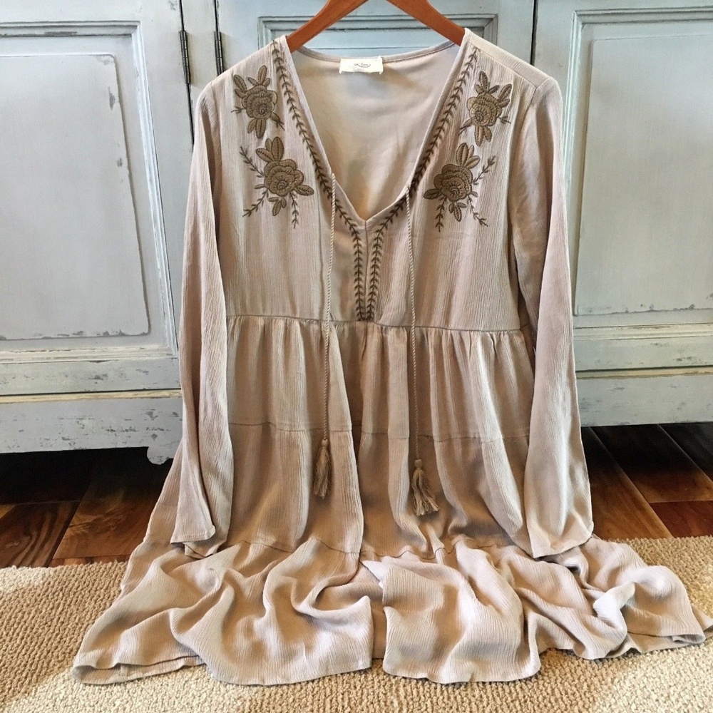 SOLD OUT! Embroidered Long Sleeve Boho Tunic Dress - Picture 2 of 8